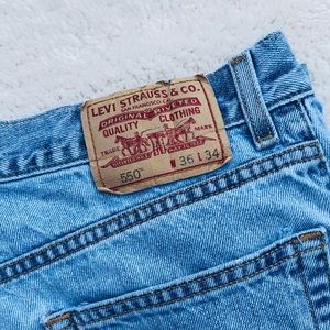 Vintage 550 High Waisted Levi Jeans